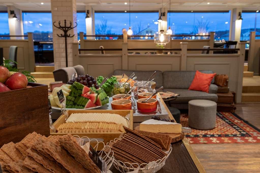 First Hotel Stadt แฮร์เนอซันด์ ร้านอาหาร รูปภาพ